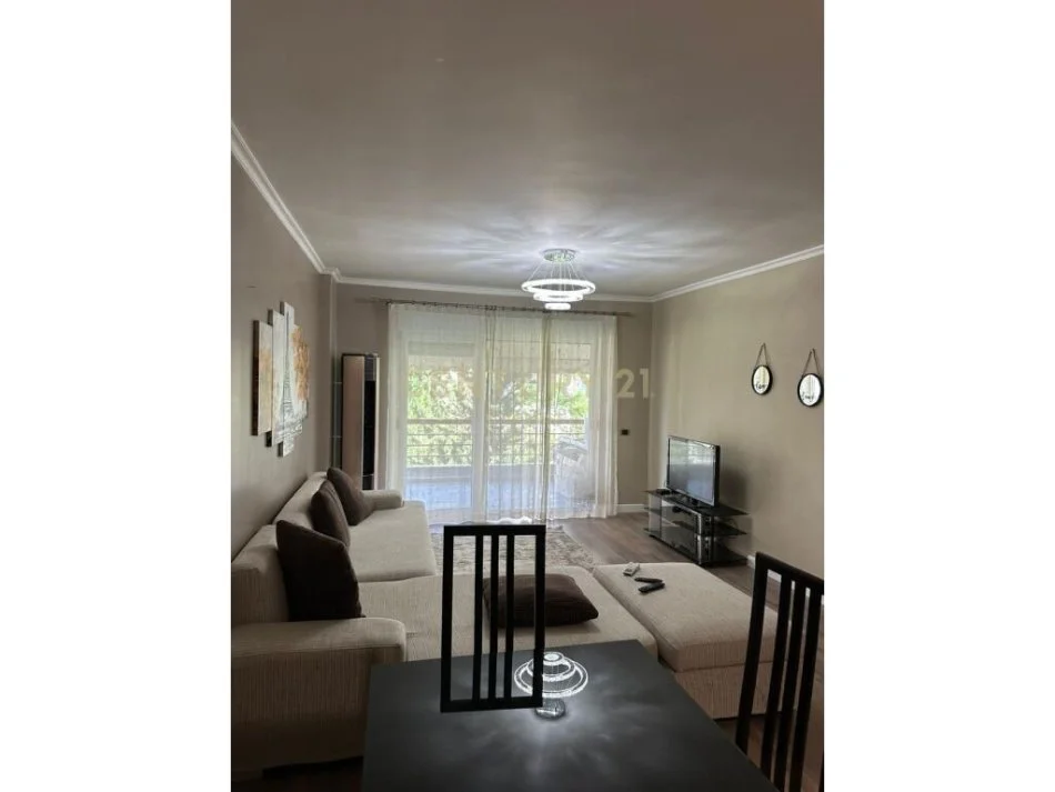 Tirane, jepet me qera apartament 2+1 Kati 4, 105 m² 850 € (liqen thate)