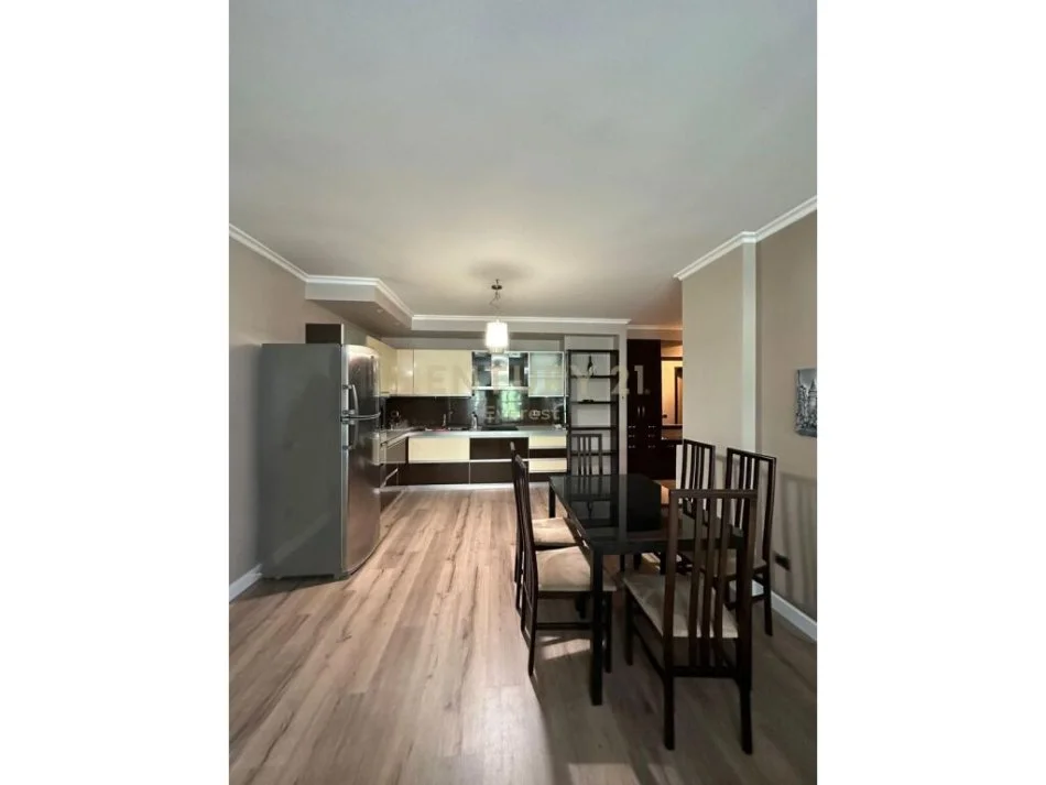 Tirane, jepet me qera apartament 2+1 Kati 4, 105 m² 850 € (liqen thate)