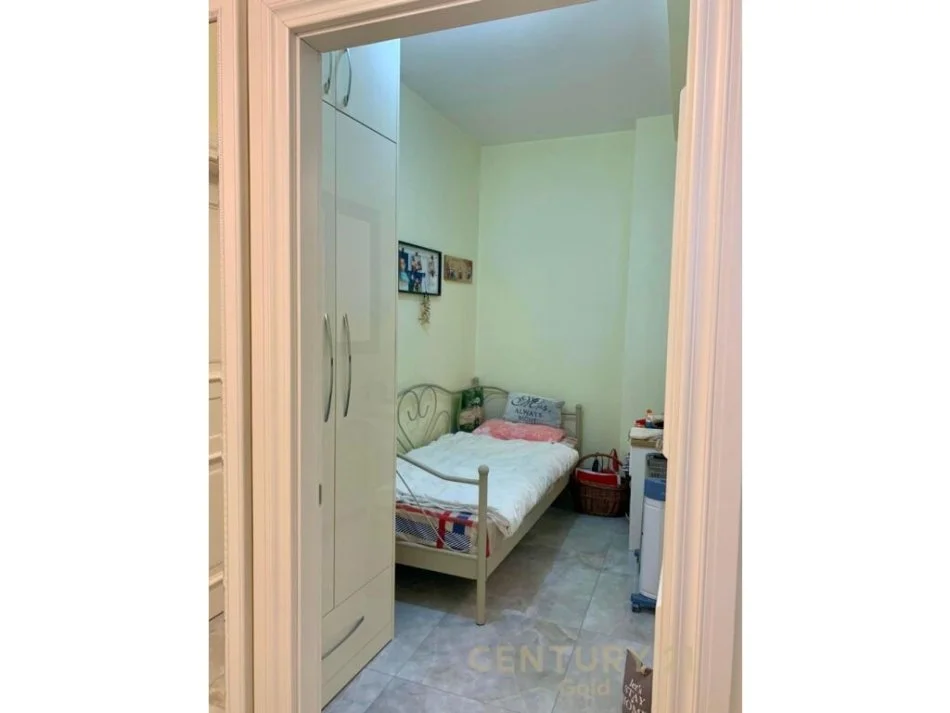 Tirane, jepet me qera apartament 2+1 , 73 m² 600 € (ISH PARKU)