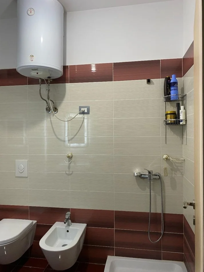 Tirane, shitet apartament 2+1+Ballkon Kati 6, 102 m² 195.000 €