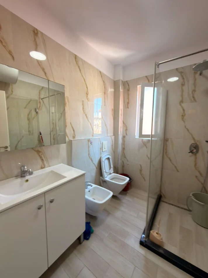 Tirane, shes apartament 2+1+Ballkon Kati 3, 106 m² 220.000 € 