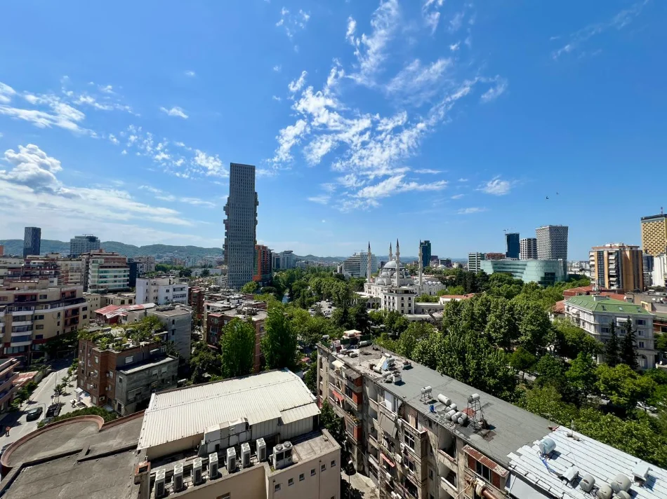 Tirane, jepet me qera apartament 1+1+Ballkon Kati 10, 70 m² 600 € (Shkolla e Baletit)
