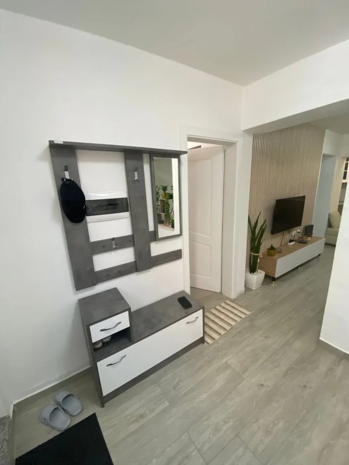 Tirane, jepet me qera apartament 1+1 Kati 0, 60 m² 550 € (Zogu i Zi)