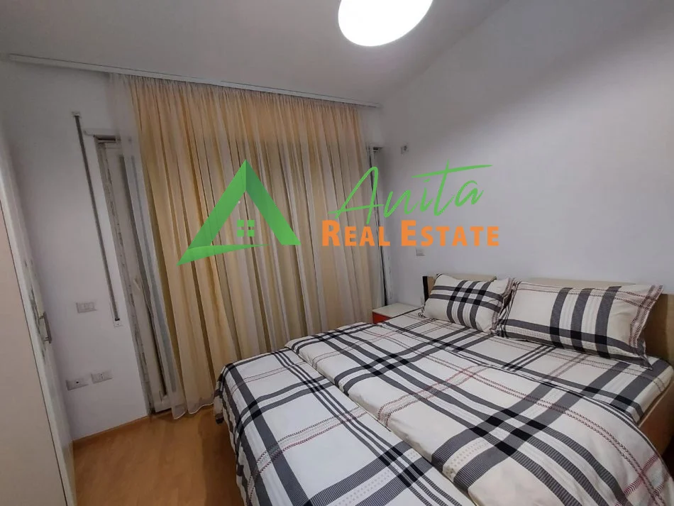 Tirane, jepet me qera apartament 2+1+Ballkon Kati 3, 80 m² 700 € (Qender, rruga e Dibres)
