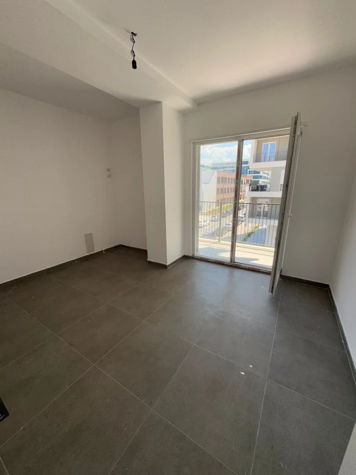 Tirane, shitet apartament 2+1+Ballkon Kati 2, 84 m² 90.000 € (Univers City Gati Per Banim 1070€/m2 Okazion)