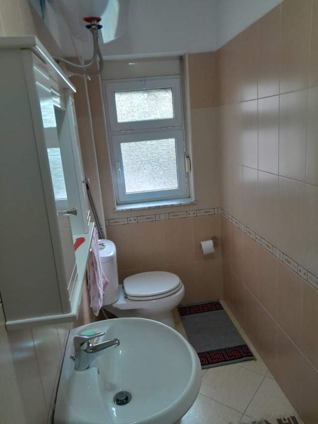 Tirane, shitet apartament 3+1 Kati 1, 95 m² 100.000 Euro (KONGRESI MANASTERLIU)