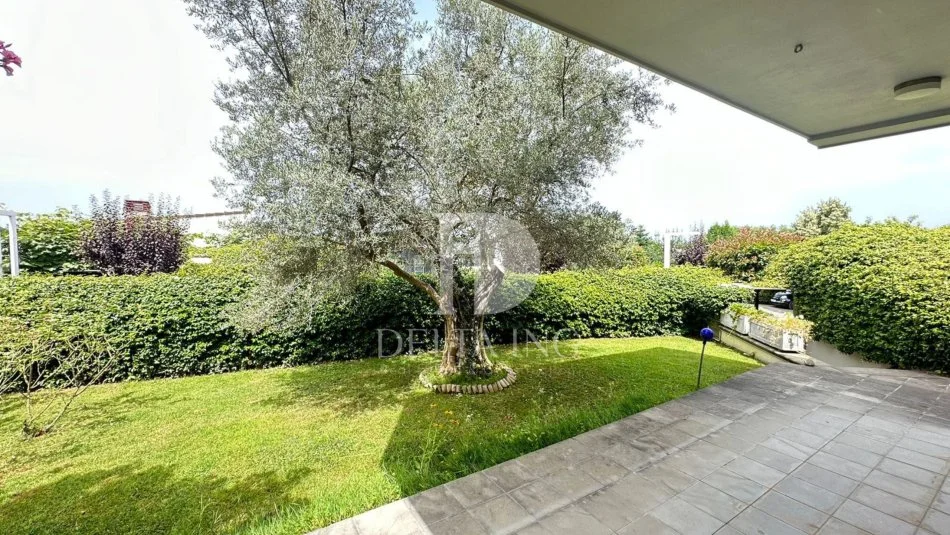 Tirane, shitet Vile 3+1+Aneks+Ballkon Kati 0, 475 m² 650.000 € (Long Hill,TEG)