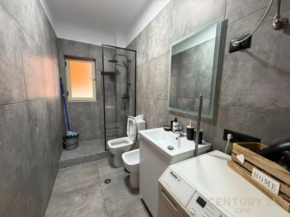 Tirane, shes apartament 1+1 Kati 1, 84 m² 180.000 € (Siri Kodra)