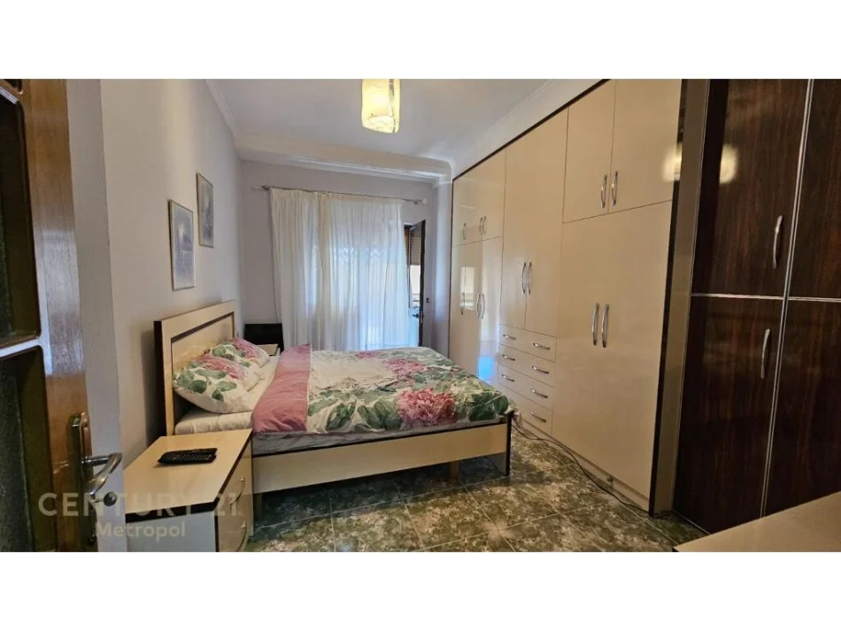 Tirane, jepet me qera apartament 1+1 Kati 4, 78 m² 500 € (myslym shyr)