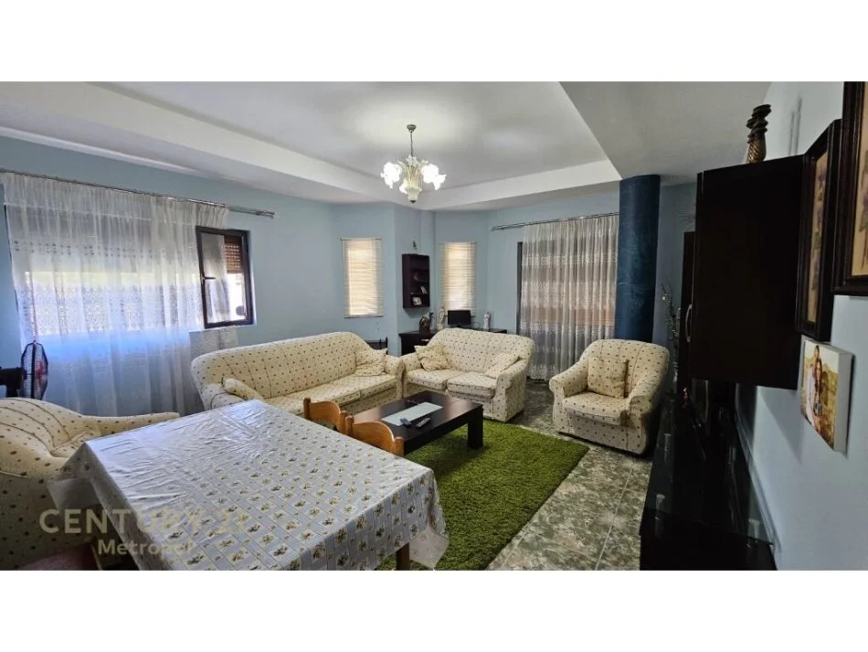 Tirane, jepet me qera apartament 1+1 Kati 4, 78 m² 500 € (myslym shyr)