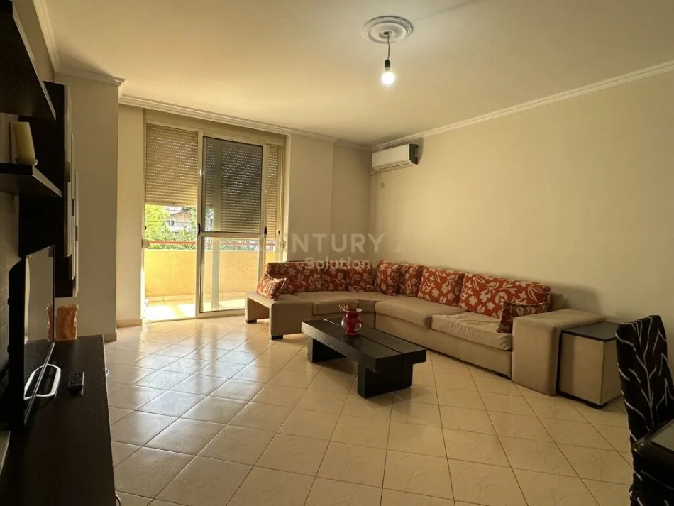 Tirane, jepet me qera apartament 3+1+Ballkon Kati 1, 400 € (hamdi lika)