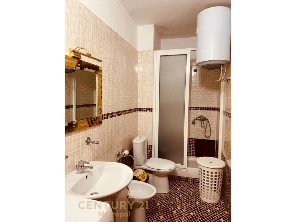 Tirane, jepet me qera apartament 1+1 Kati 3, 67 m² 500 € (sheshi willson)