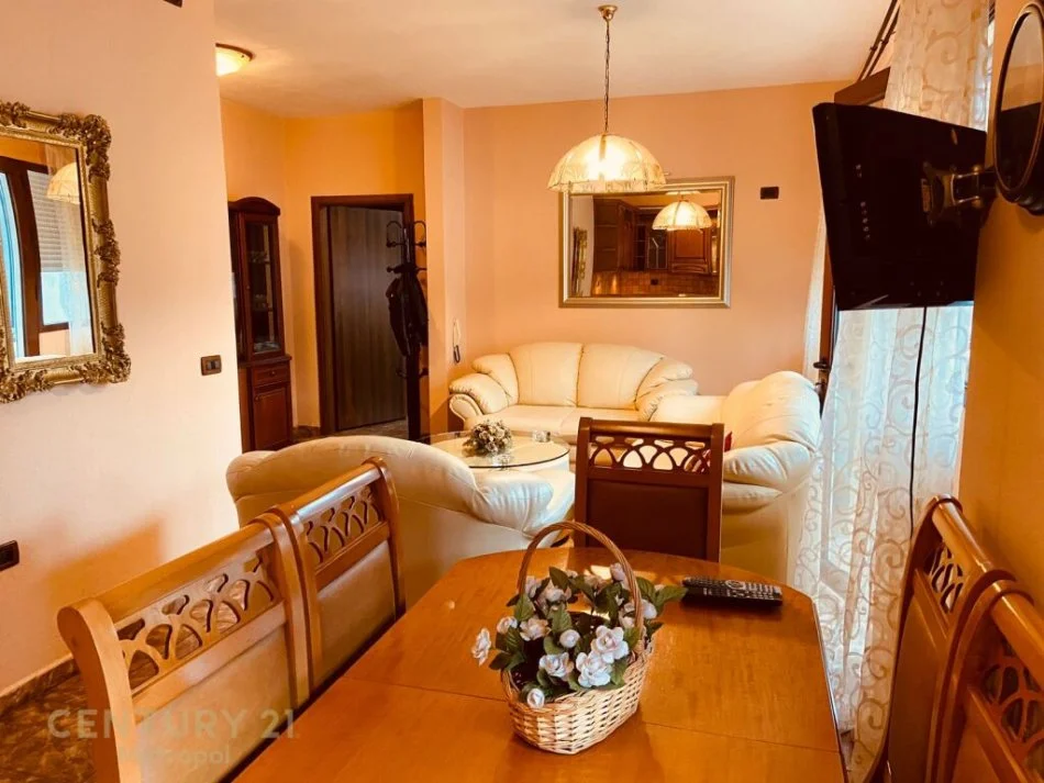 Tirane, jepet me qera apartament 1+1 Kati 3, 67 m² 500 € (sheshi willson)