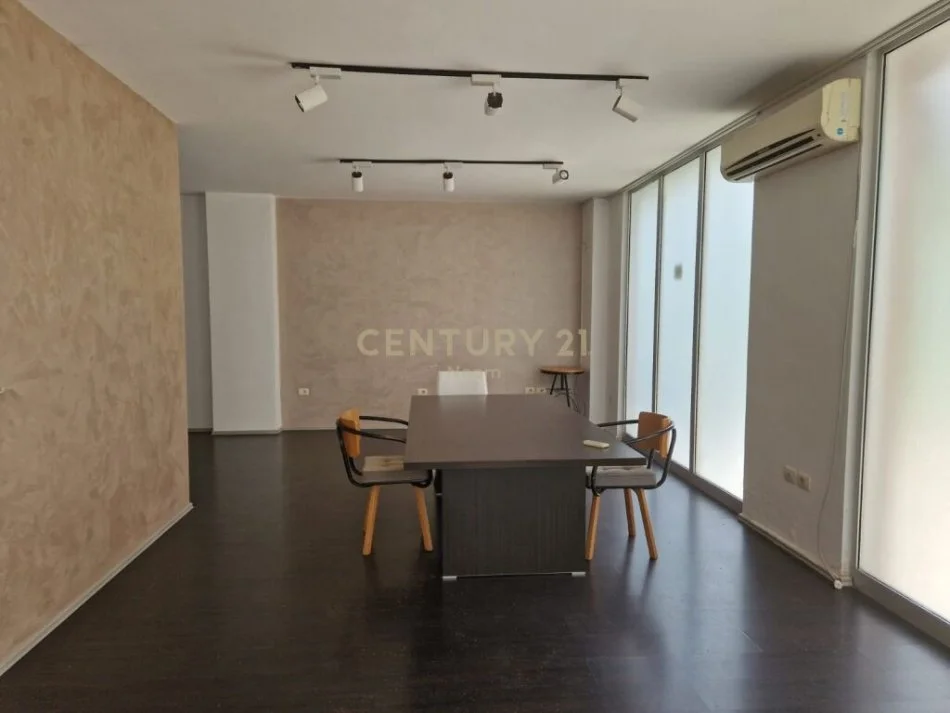 Tirane, jepet me qera apartament 1+1 Kati 0, 62 m² 500 € (rruga peti)