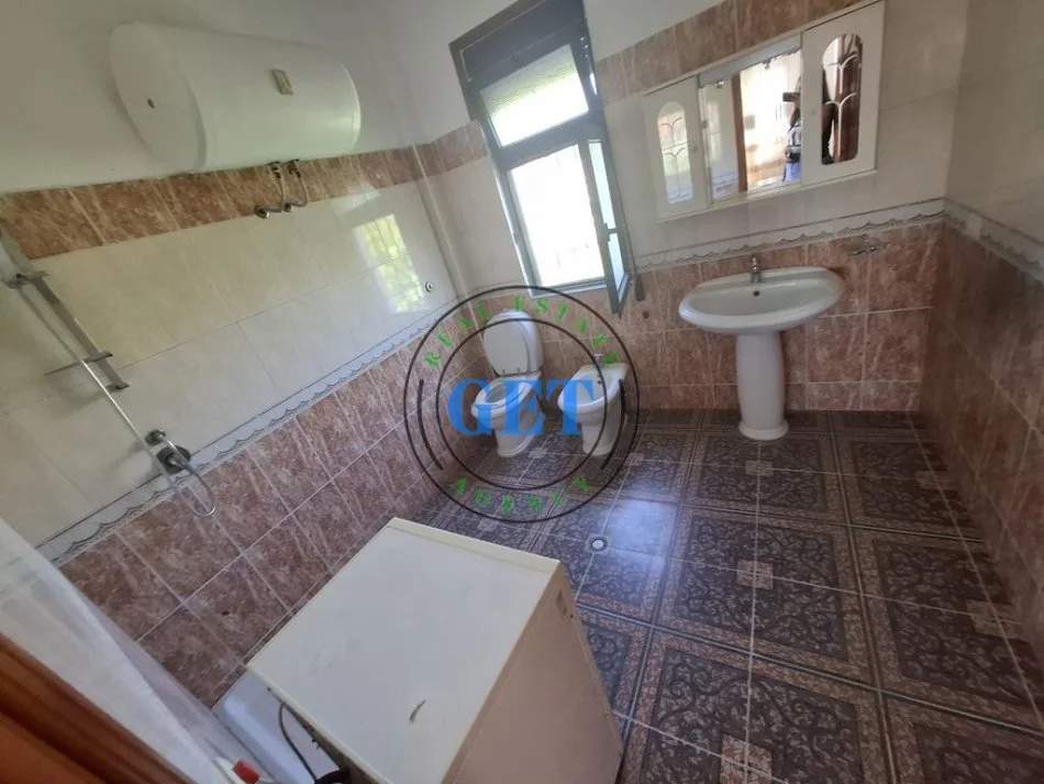 Durres, jepet me qera apartament Kati 3, 70 m² 250 €