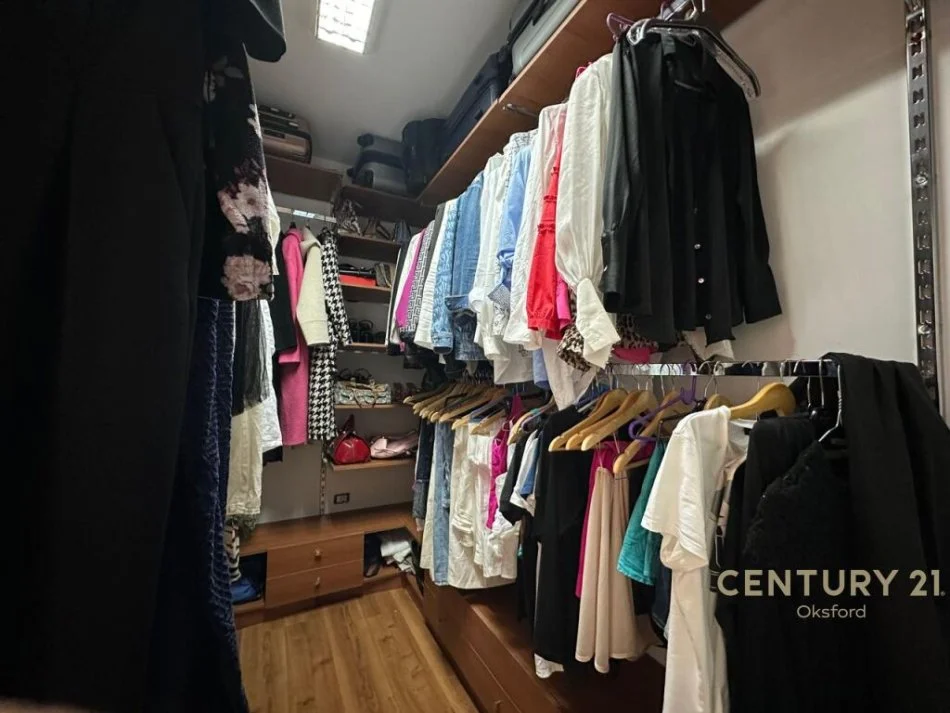 Tirane, jepet me qera apartament 3+1+Ballkon Kati 5, 103 m² 700 € (Vasil shanto)