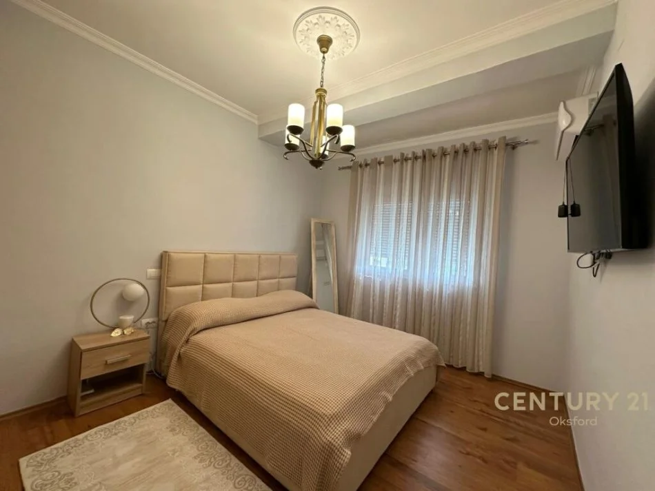 Tirane, jepet me qera apartament 3+1+Ballkon Kati 5, 103 m² 700 € (Vasil shanto)