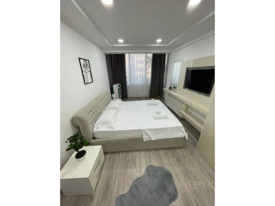 Tirane, shitet apartament 1+1 Kati 2, 70 m² 165.000 € (bllok)