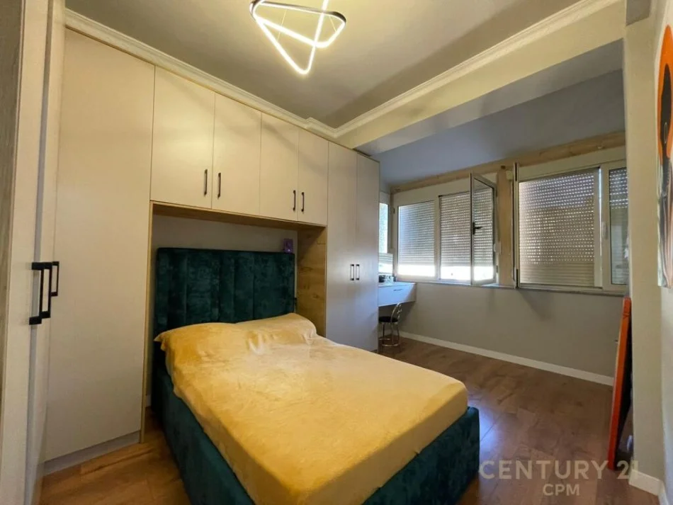 Tirane, shitet apartament 2+1 Kati 5, 114 m² 160.000 € (kodra e diellit)