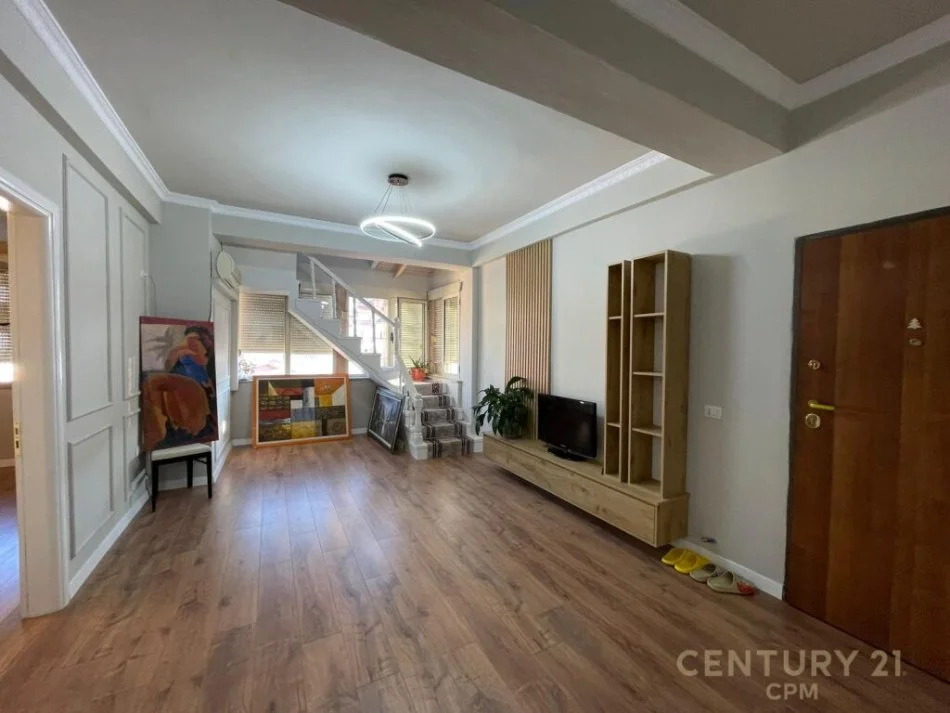 Tirane, shitet apartament 2+1 Kati 5, 114 m² 160.000 € (kodra e diellit)