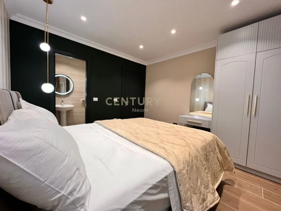 Tirane, jepet me qera apartament 2+1 Kati 5, 110 m² 1.300 € (kopeshti botanik)