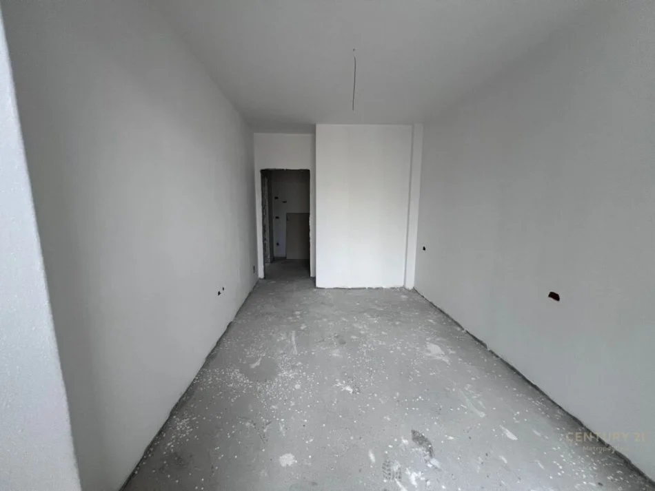 Tirane, shitet apartament 1+1 Kati 5, 73 m² 150.000 € (Stacioni i trenit)