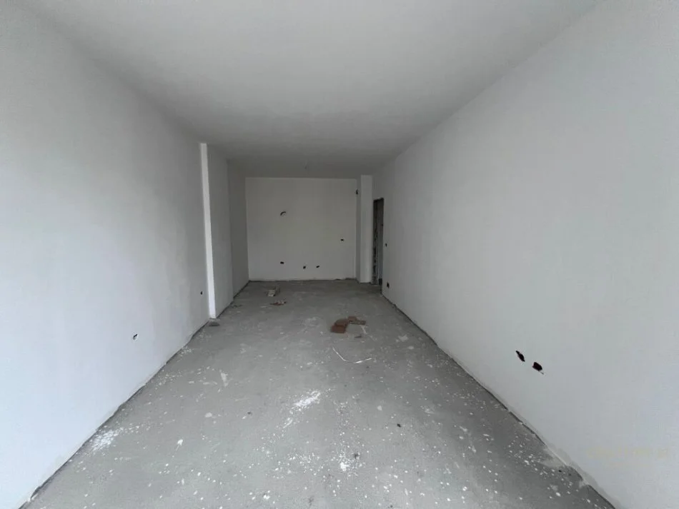 Tirane, shitet apartament 1+1 Kati 5, 73 m² 150.000 € (Stacioni i trenit)