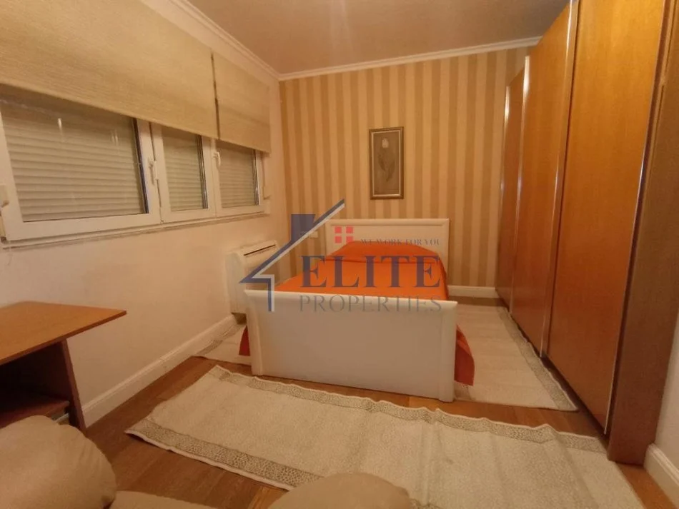 Tirane, jepet me qera apartament 2+1+Ballkon Kati 7, 100 m² 800 € (Mozaiku i Tiranes)