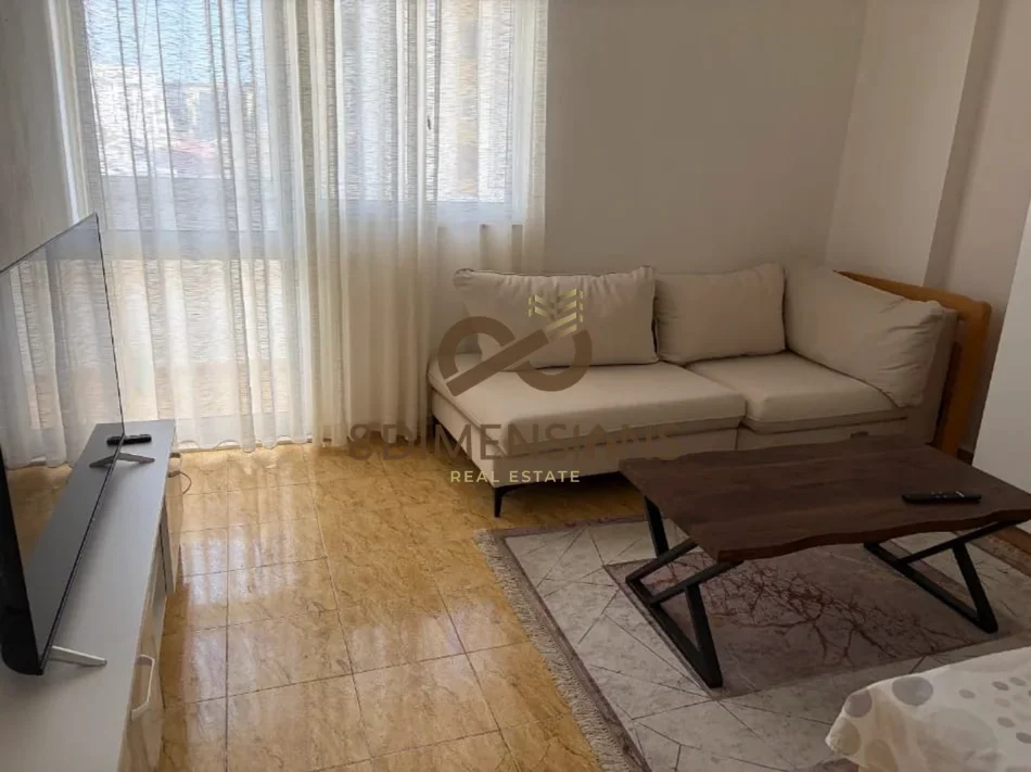 Tirane, jepet me qera apartament 2+1+Ballkon Kati 4, 70 m² 600 € (Don Bosko - D8242A-233)