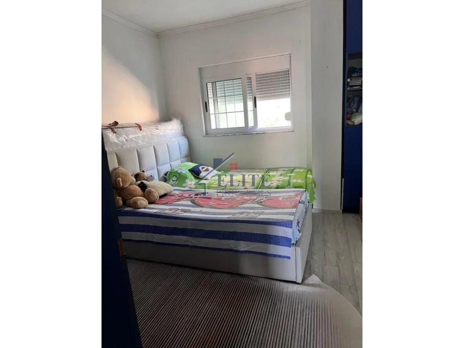 Tirane, jepet me qera apartament 2+1+Ballkon Kati 3, 100 m² 670 € (Komuna e Parisit)