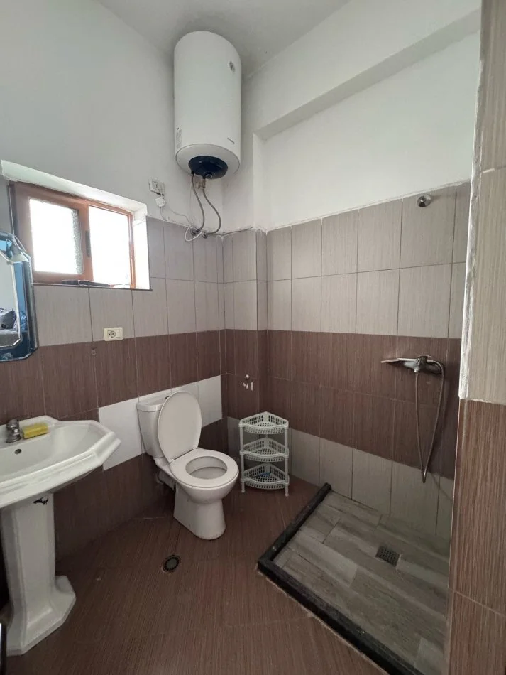 Tirane, jepet me qera shtepi 2+1 Kati 1, 100 m² 400 € (Astir)
