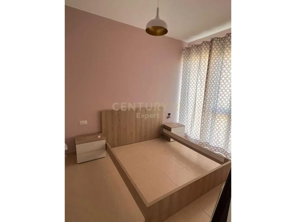 Tirane, jepet me qera apartament 2+1 Kati 5, 56 m² 450 € (laprake)