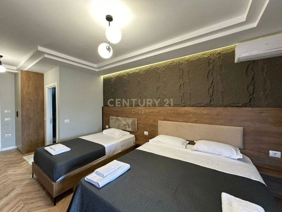 Tirane, shitet apartament 1+1+Ballkon Kati 8, 76 m² 190.000 € (Rruga Jordan Misja, Ish Stacioni i Trenit)