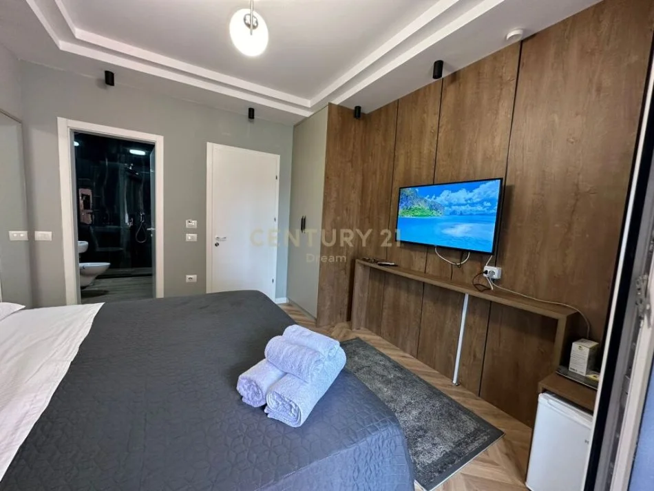 Tirane, shitet apartament 1+1+Ballkon Kati 8, 76 m² 190.000 € (Rruga Jordan Misja, Ish Stacioni i Trenit)