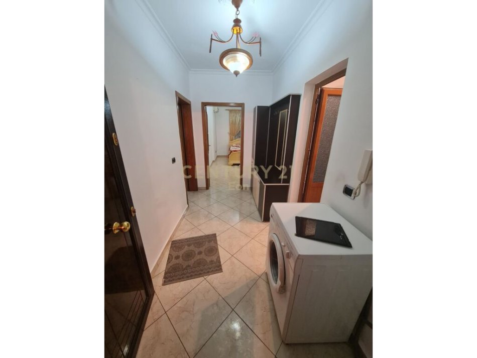Durres, jepet me qera apartament 1+1 Kati 3, 67 m² 300 € 