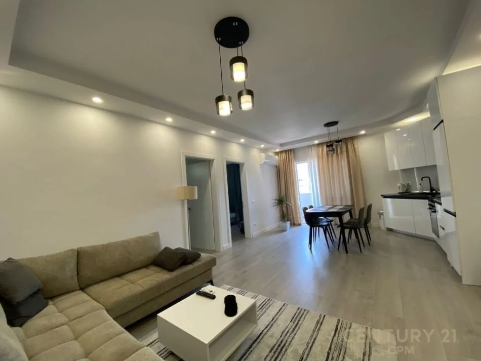 Tirane, jepet me qera apartament 2+1 Kati 9, 92 m² 900 € (komuna e parisit)