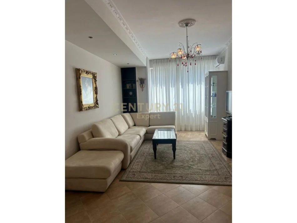 Tirane, jepet me qera apartament 2+1 Kati 1, 72 m² 630 € (Komuna e Parisit)