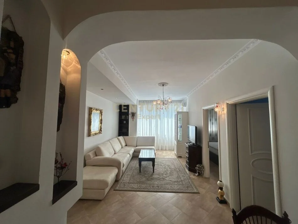 Tirane, jepet me qera apartament 2+1 Kati 1, 72 m² 630 € (Komuna e Parisit)