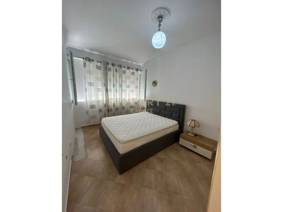 Tirane, jepet me qera apartament 2+1 Kati 1, 72 m² 630 € (Komuna e Parisit)