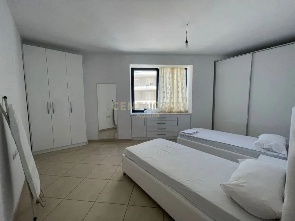 Vlore, jepet me qera apartament 2+1+Ballkon Kati 5, 124 m² 500 € (Skele)