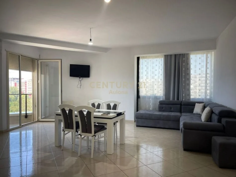 Vlore, jepet me qera apartament 2+1+Ballkon Kati 5, 124 m² 500 € (Skele)