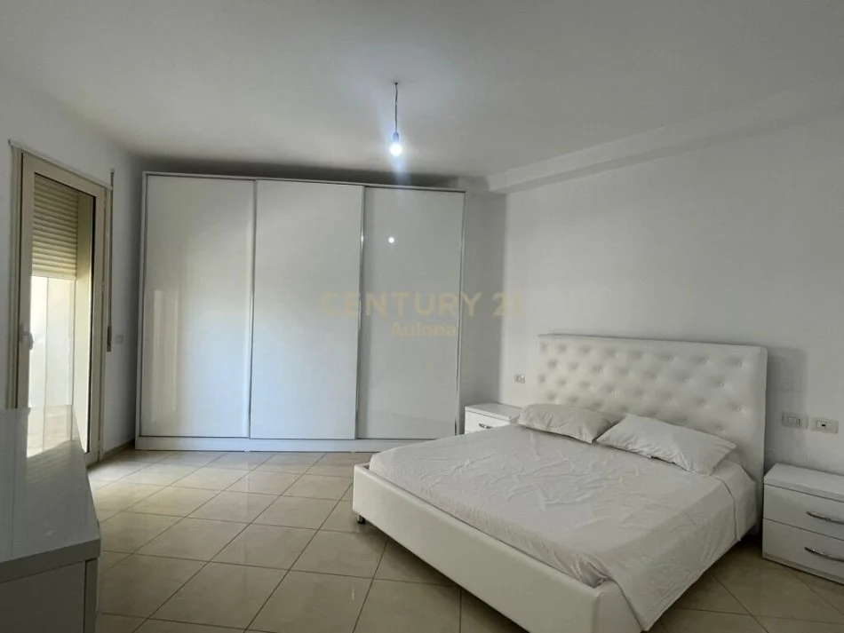 Vlore, jepet me qera apartament 2+1+Ballkon Kati 5, 124 m² 500 € (Skele)