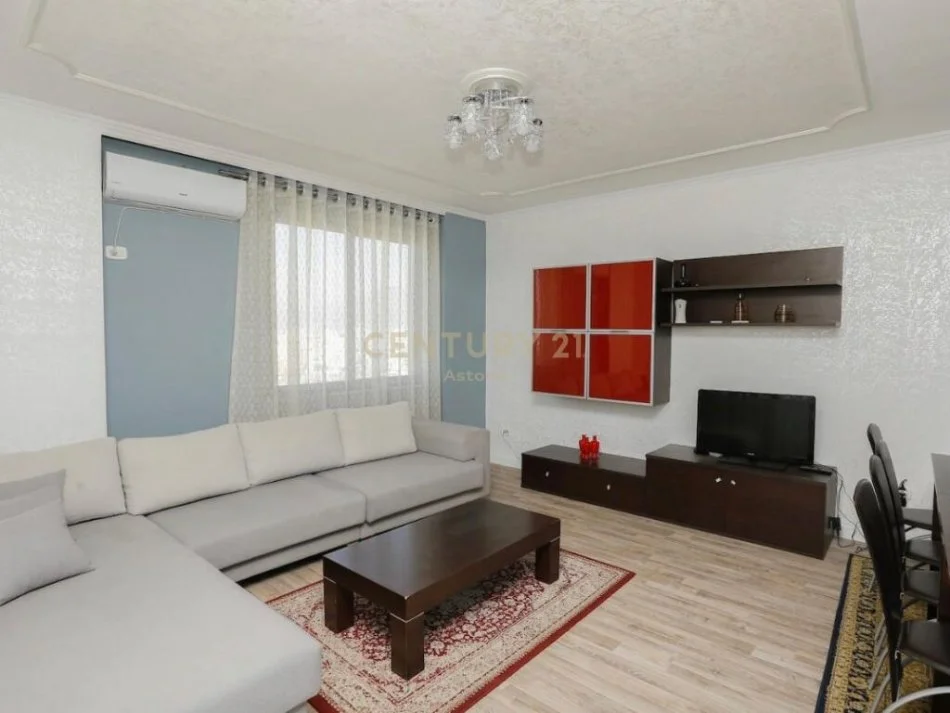 Tirane, jepet me qera apartament 3+1 Kati 11, 143 m² 800 € (ish ekspozita)