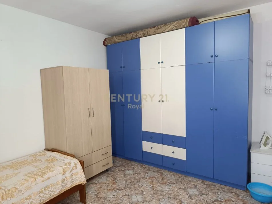 Tirane, jepet me qera apartament Kati 6, 100 m² 300 € 