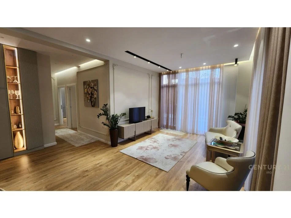 Tirane, jepet me qera apartament 3+1 Kati 0, 110 m² 900 € (Selite)