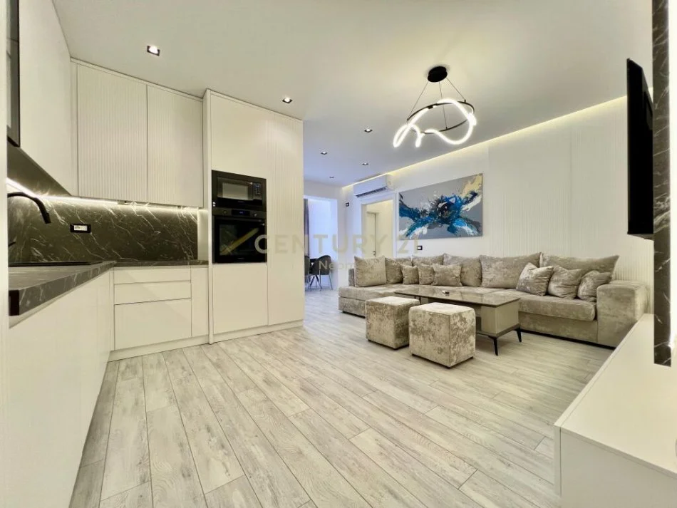 shitet apartament 3+1 Kati 9, 111 m² 285.000 € (Rruga e Kavajes)