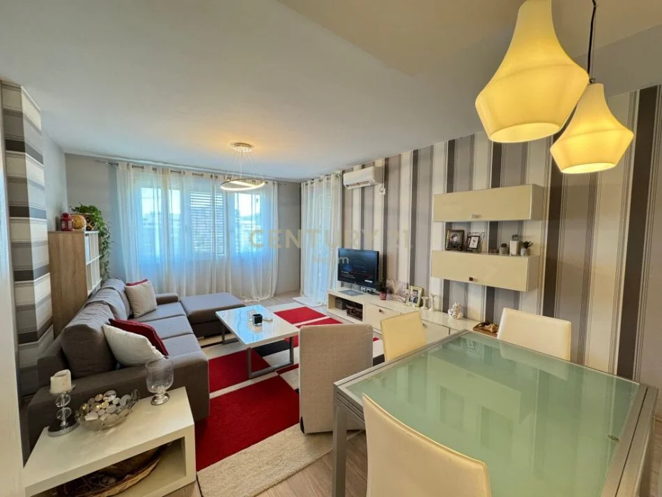 Tirane, shitet apartament 2+1 Kati 3, 95 m² 220.000 € (liqeni i thate)