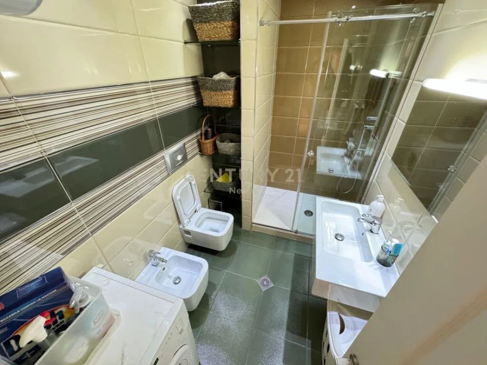 shitet apartament 2+1 Kati 3, 95 m² 220.000 € (liqeni i thate)