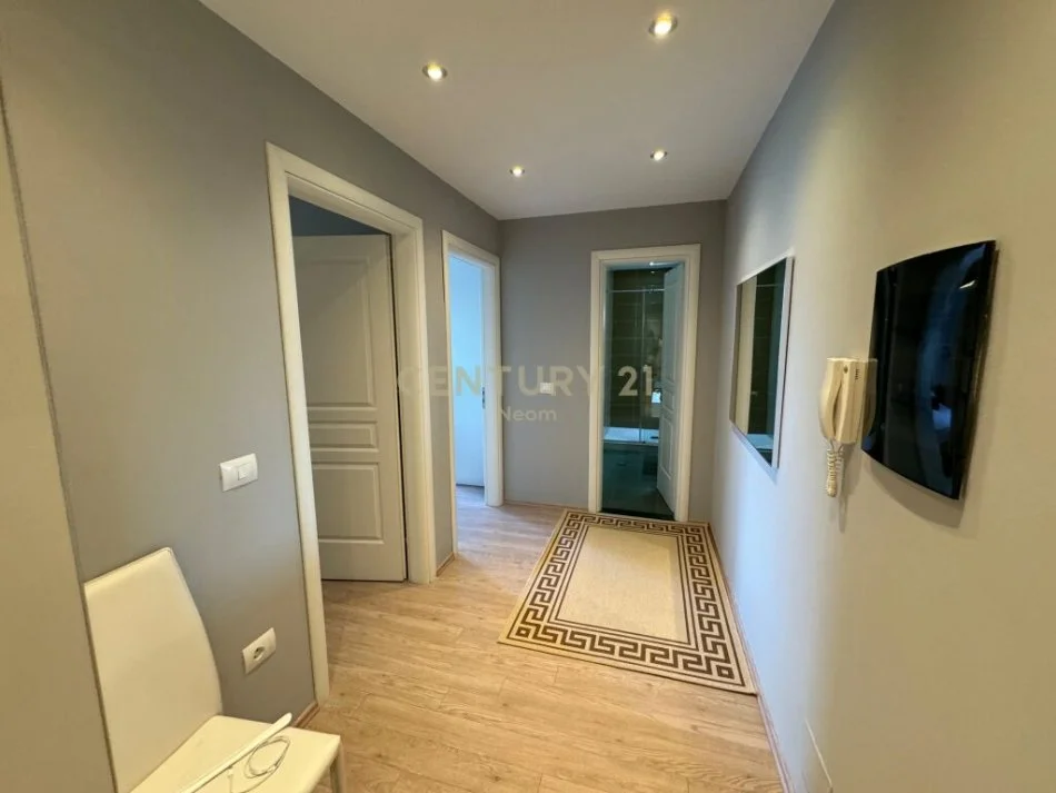 Tirane, shitet apartament 2+1 Kati 3, 95 m² 220.000 € (liqeni i thate)