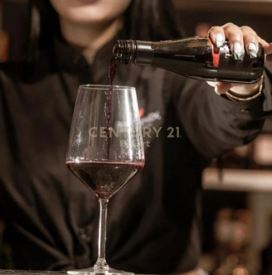 Tirane, shitet bar-resorant Kati 0, 400 m² 1.500.000 € (Rruga Mine Peza)